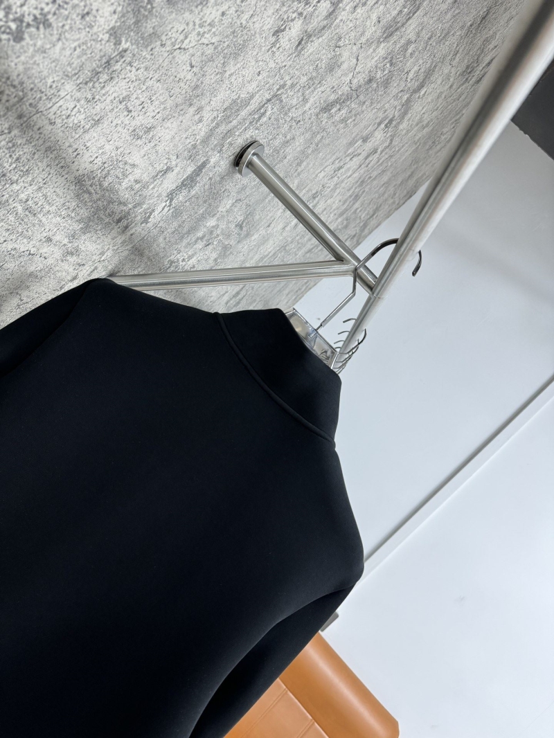 Bv*b*rry outwear